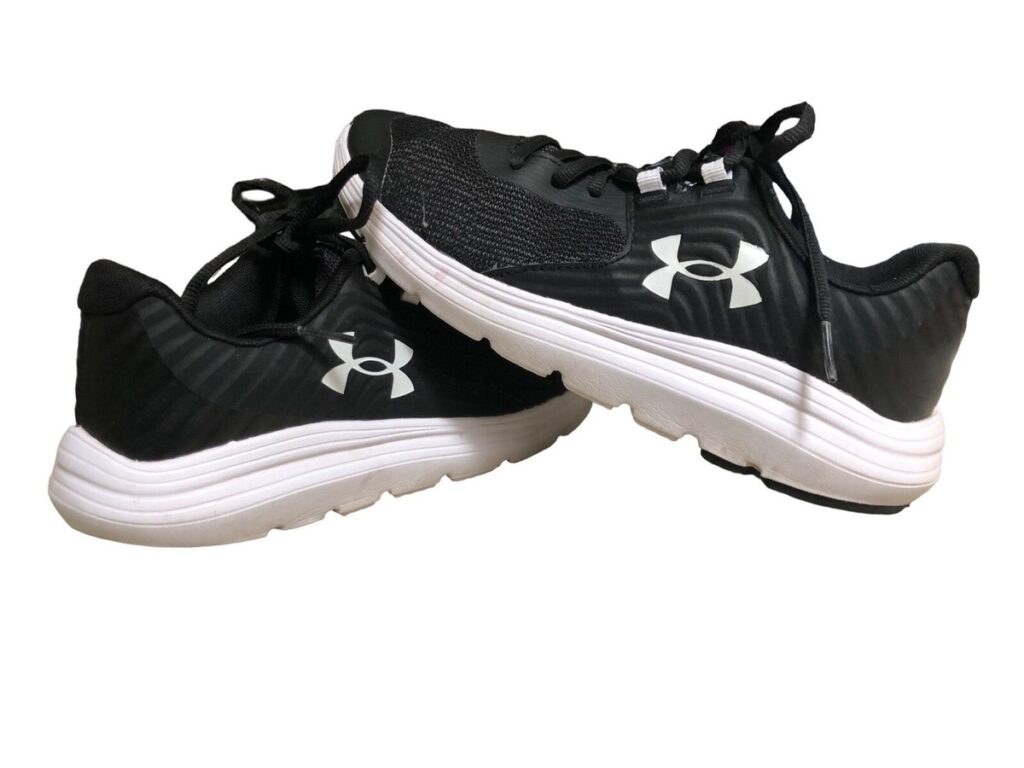 Under Armour Grade School Assert 9